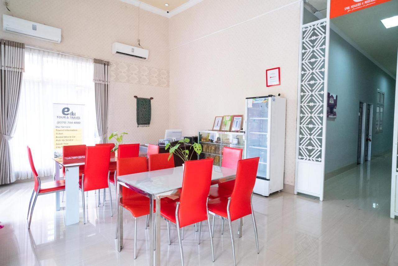 Reddoorz @ Jalan Pendidikan Mataram Tanjungkarang Exterior photo